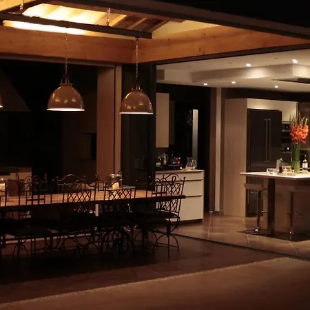 Luxurious Villa 4 Bedrooms In Secluded Area, Swimming Pool-2